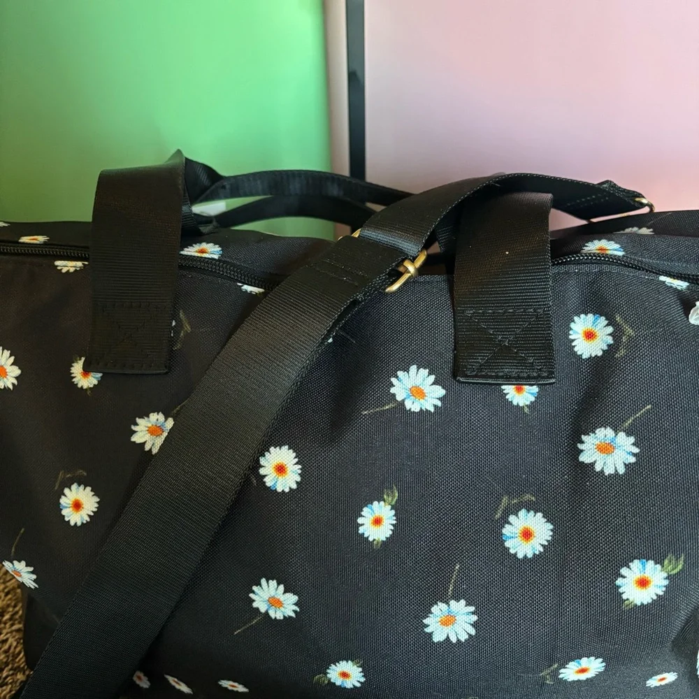 ALICE & OLIVIA Floral Black Duffel Bag, NWT - Picture 2 of 7